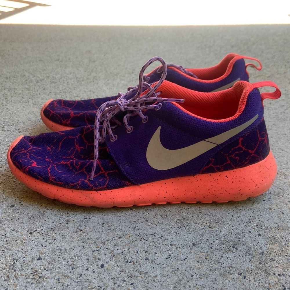lightly worn | Nike | coral and purple | reflective nike check
